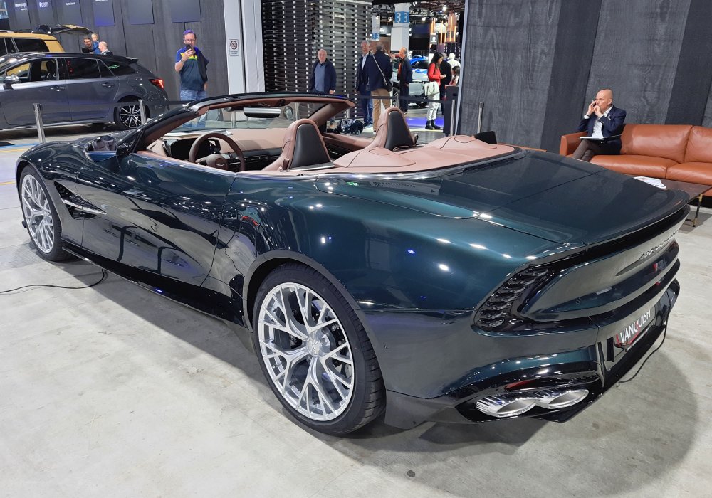 Aston Martin Vanquish Volante