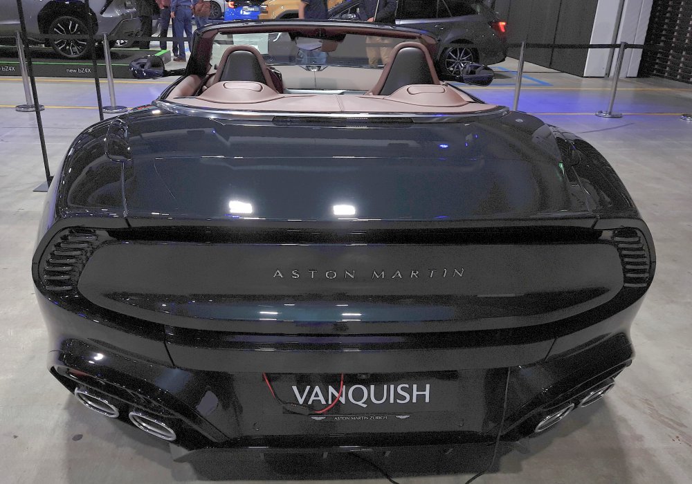 Aston Martin Vanquish Volante