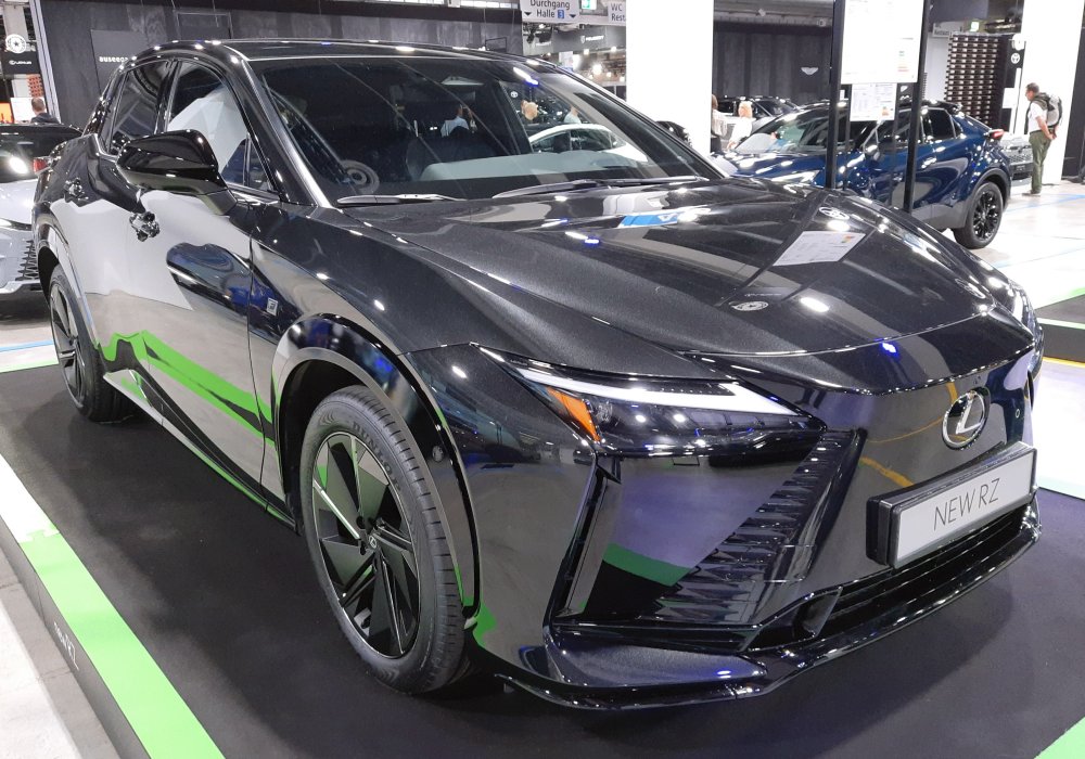 Lexus RZ 550e F Sport, 2025
