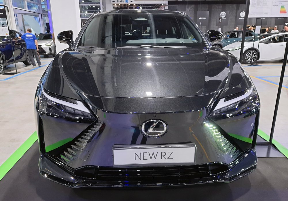Lexus RZ 550e F Sport, 2025