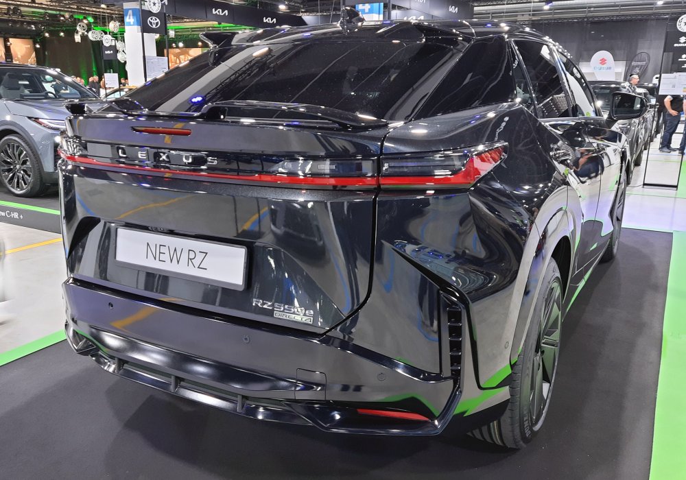 Lexus RZ 550e F Sport, 2025