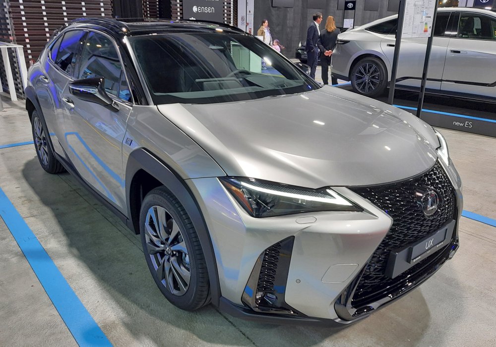 Lexus UX 300h AWD F-Line, 2025