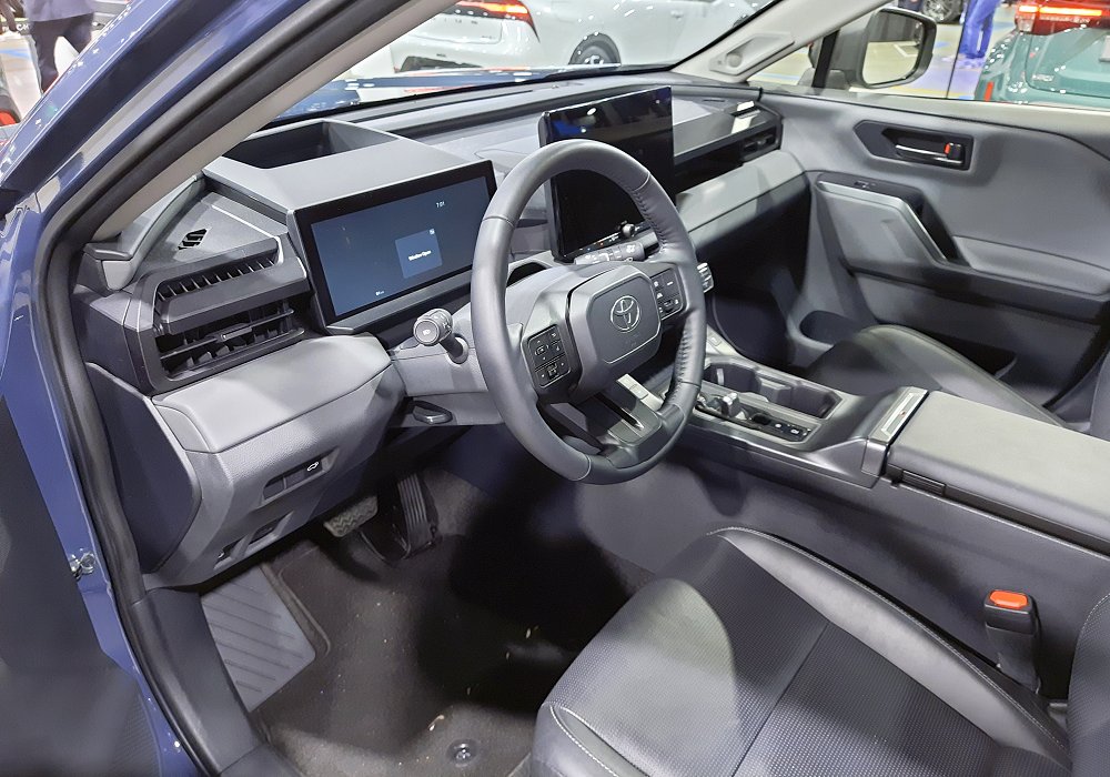 Toyota RAV4 2.5 HEV AWD, 2025