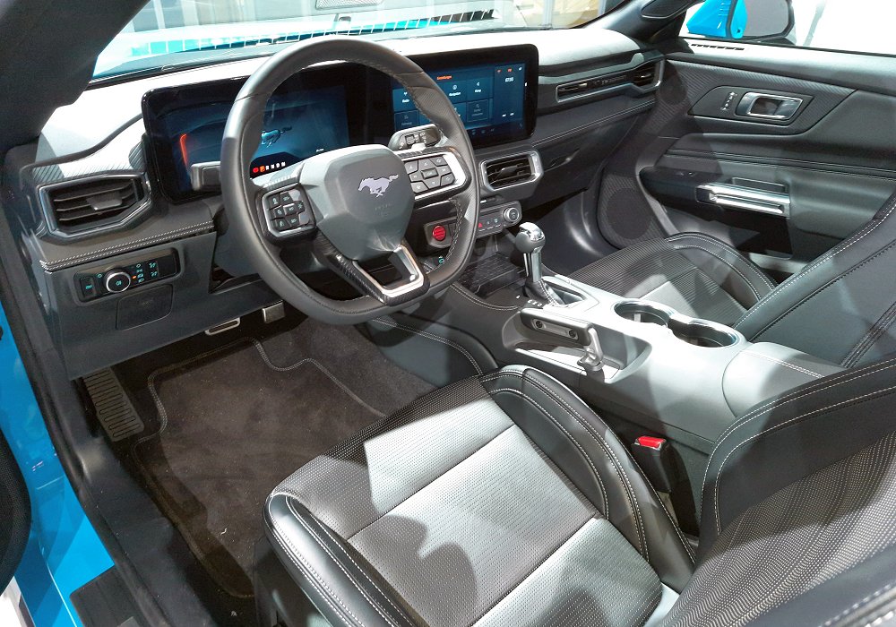 Ford Mustang GT 5.0 Convertible AT Europe, 2025
