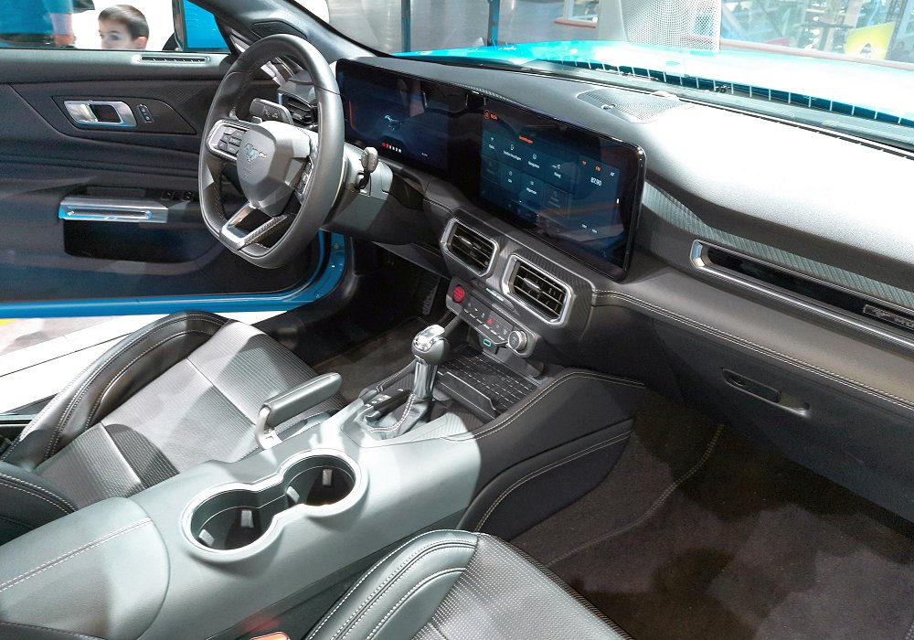 Ford Mustang GT 5.0 Convertible AT Europe, 2025