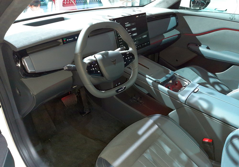 Voyah Courage AWD Electric, 2025