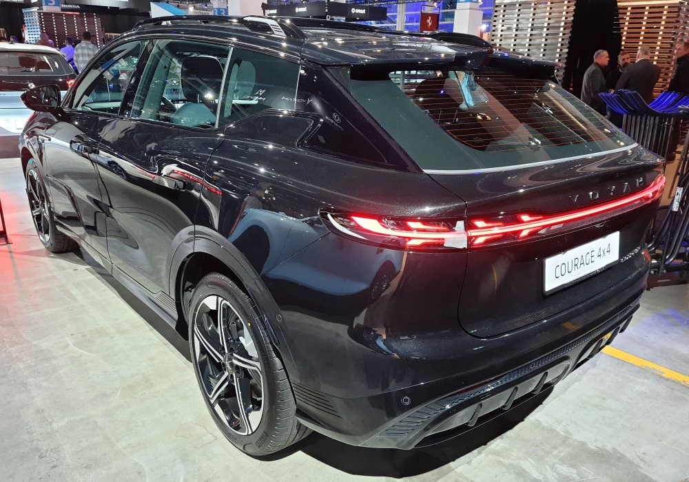 Voyah Courage AWD Electric, 2025