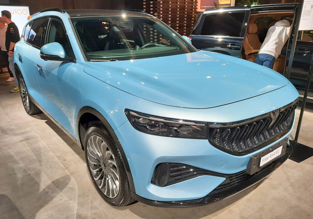 Voyah Free EV Black Line, 2025
