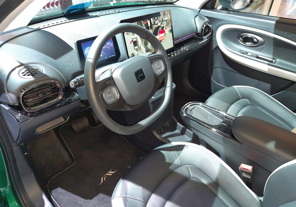 JAC E30X, 2025
