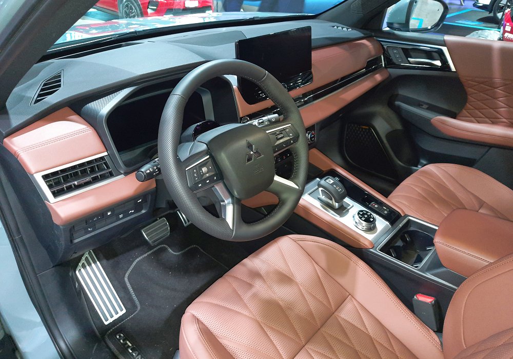 Mitsubishi Outlander PHEV 2.4 4x4, 2025