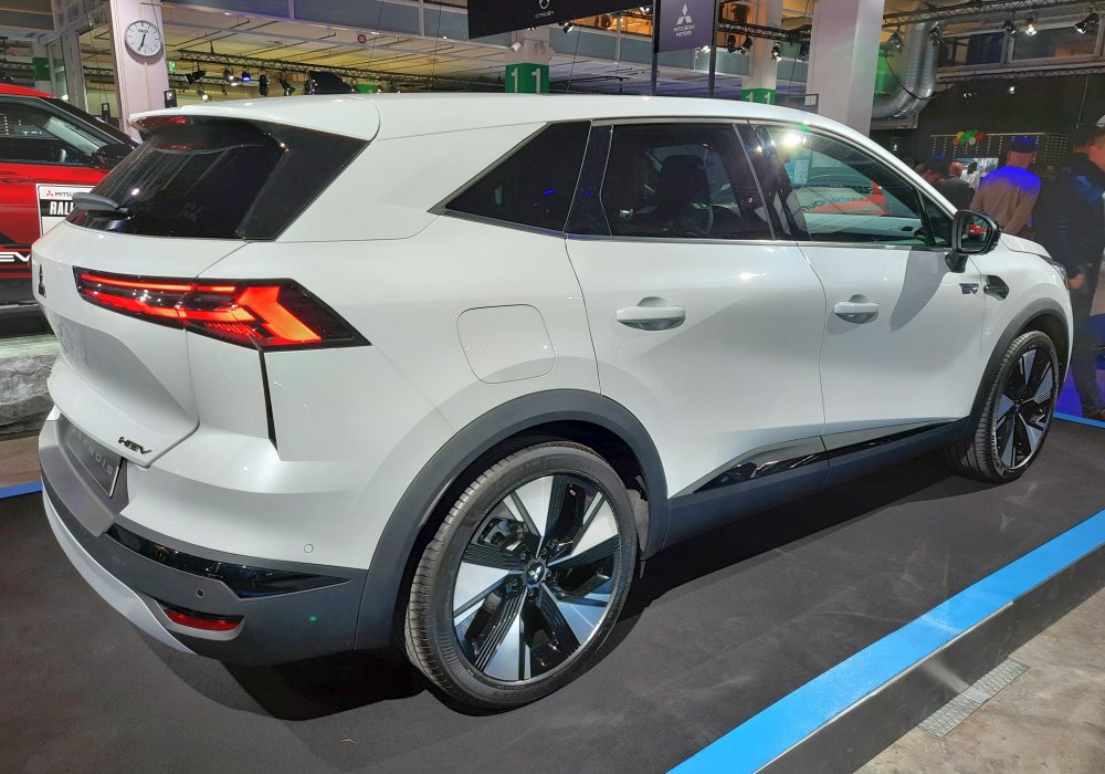 Mitsubishi Grandis 1.8 Hybrid