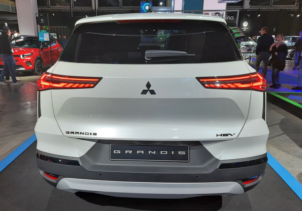 Mitsubishi Grandis 1.8 Hybrid