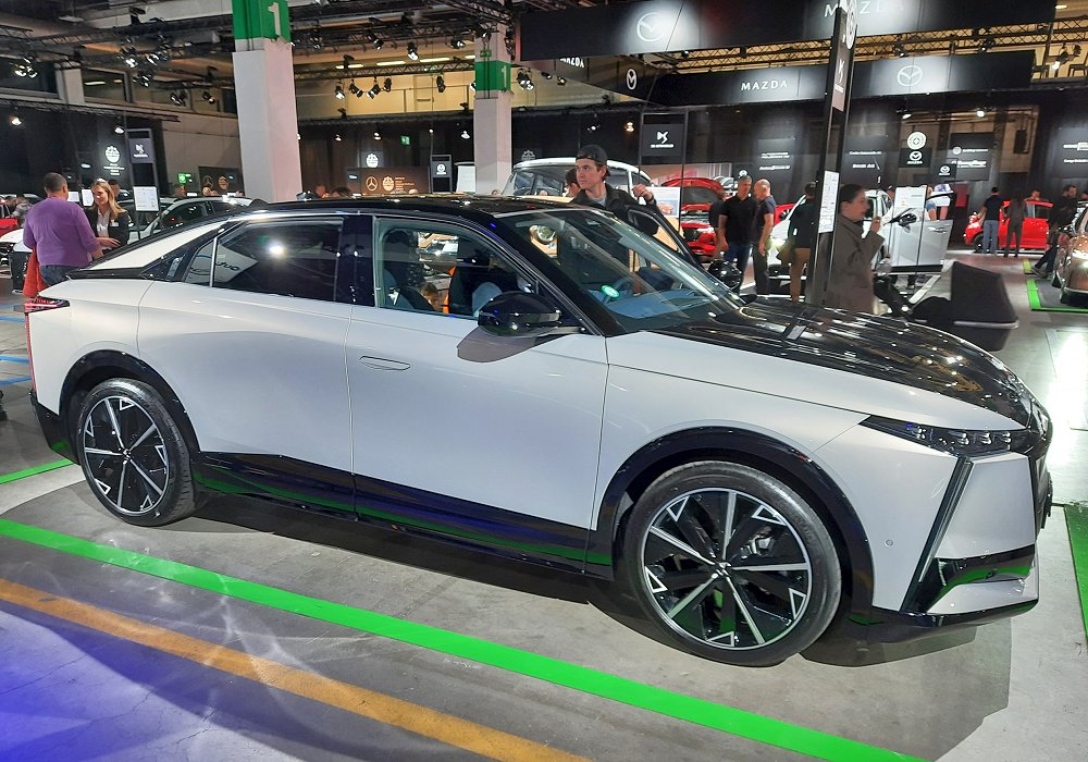 DS N�8 AWD Long Range 350, 2025