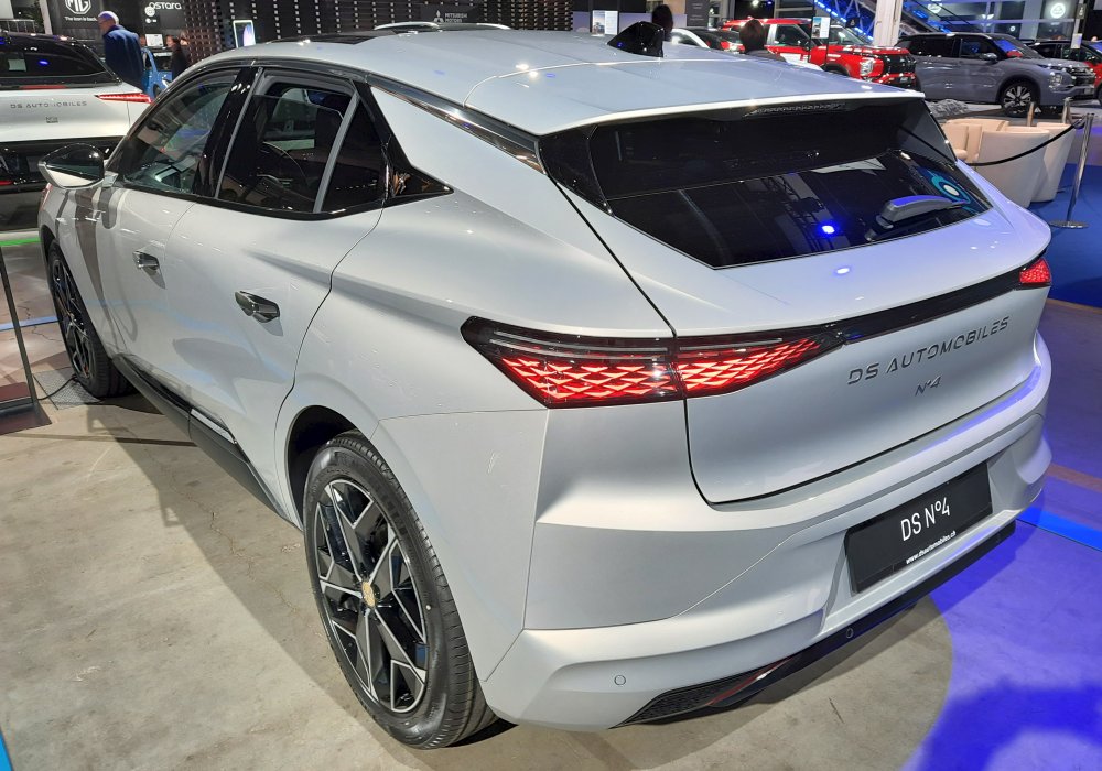 DS N�4 Hybrid 145