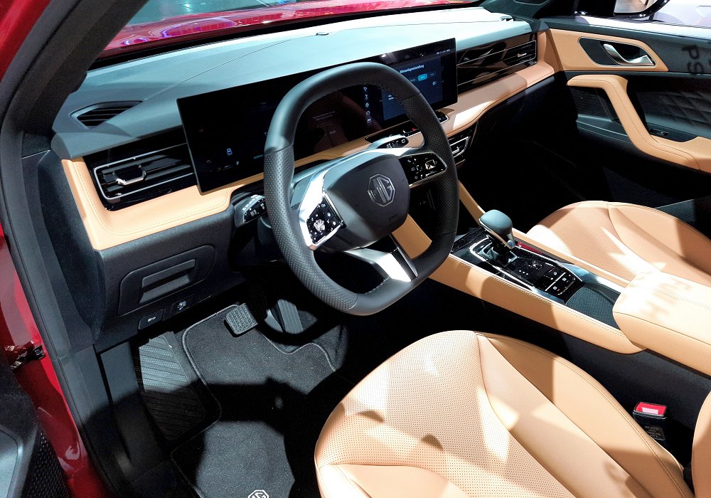 MG HS Hybrid+ Luxury, 2025