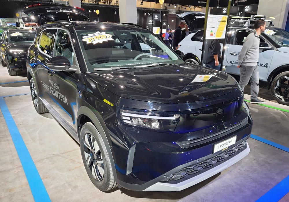 Opel Frontera 1.2 Hybrid 145, 2025