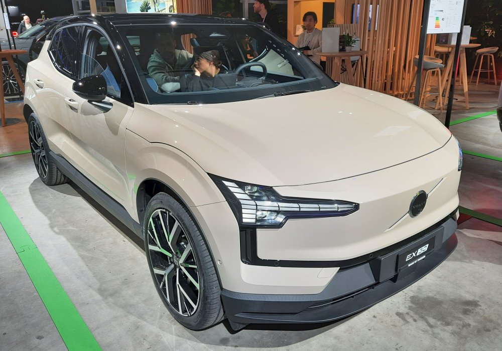 Volvo EX30 Twin Motor Performance AWD Ultra, 2025
