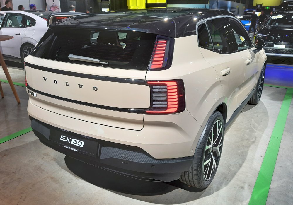 Volvo EX30 Twin Motor Performance AWD Ultra, 2025