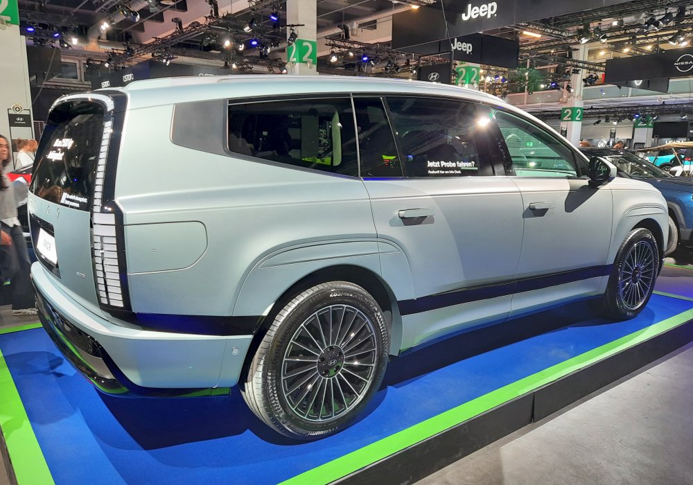 Hyundai Ioniq 9 4WD+