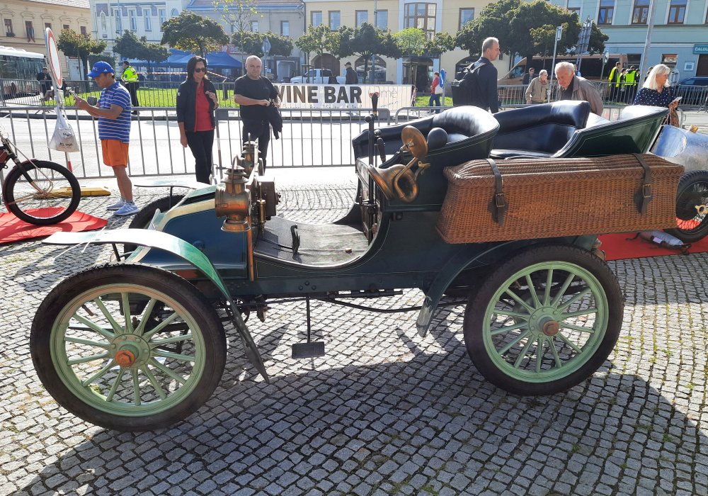 Autocar Model 8 Tonneau