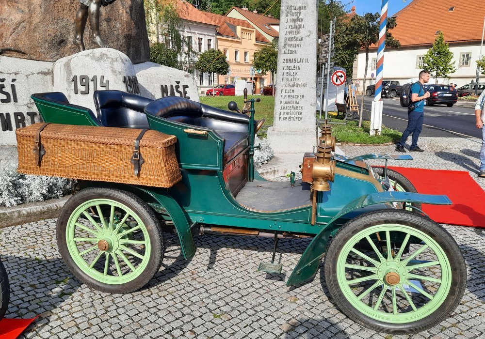 Autocar Model 8 Tonneau