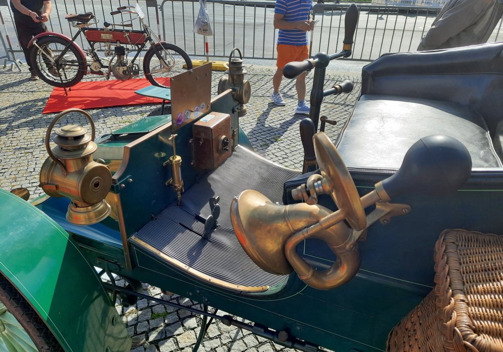 Autocar Model 8 Tonneau