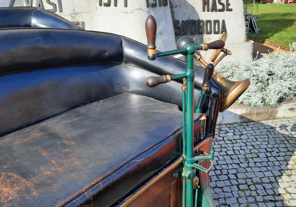 Autocar Model 8 Tonneau