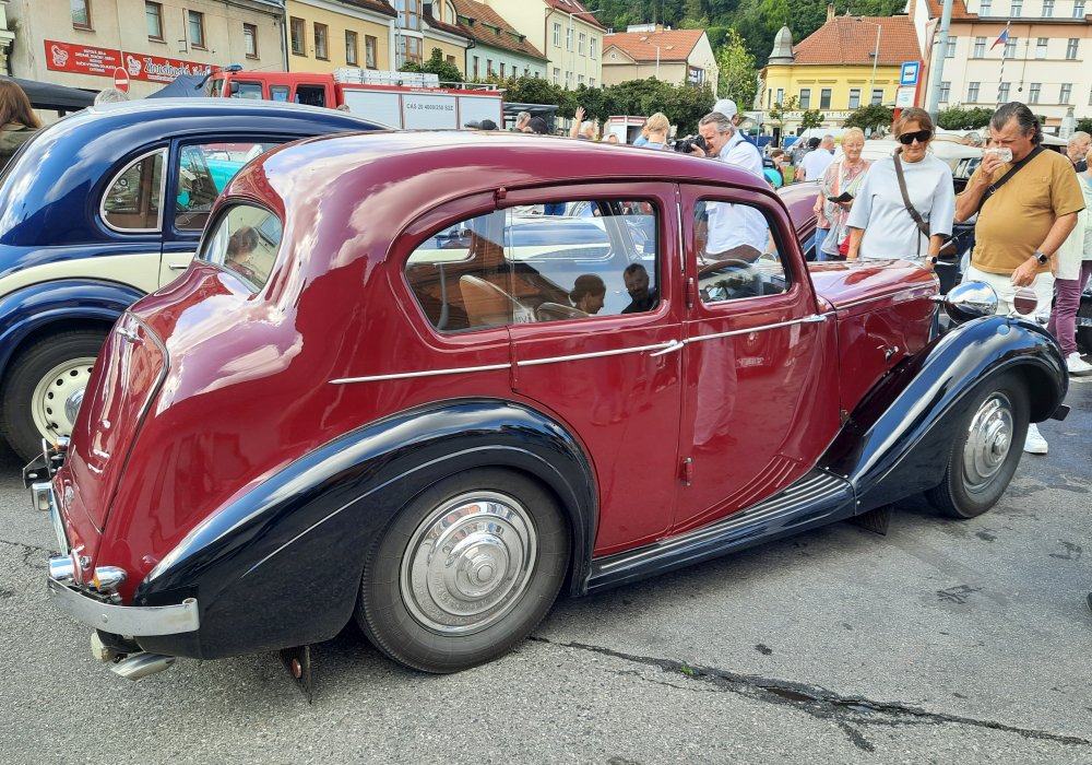 Sunbeam-Talbot Ten Saloon