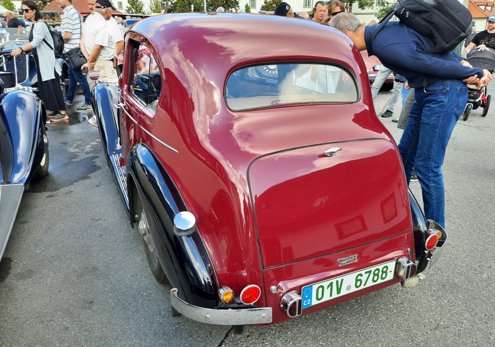 Sunbeam-Talbot Ten Saloon