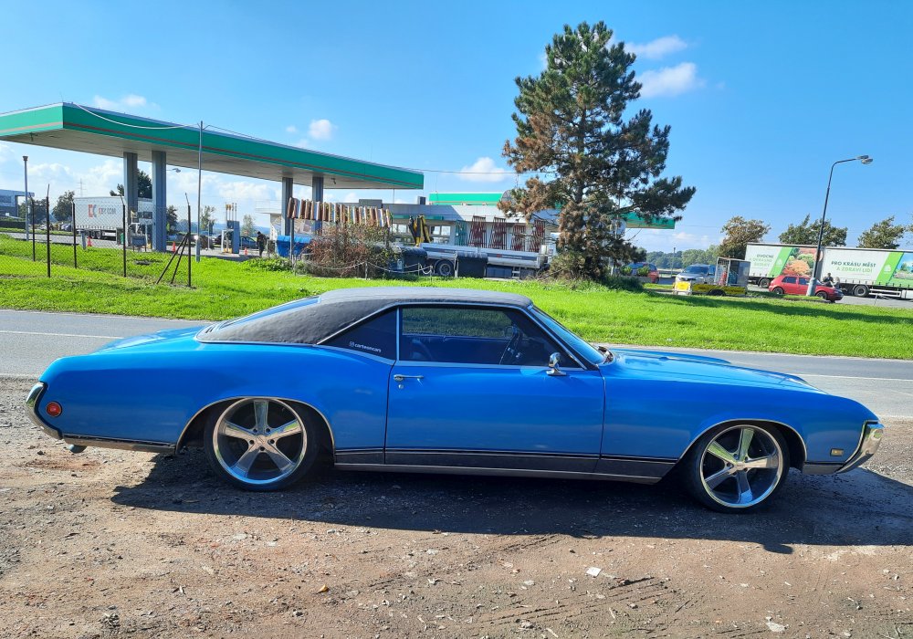 Buick Riviera 400 HP