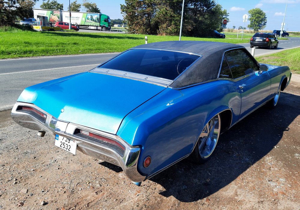 Buick Riviera 400 HP