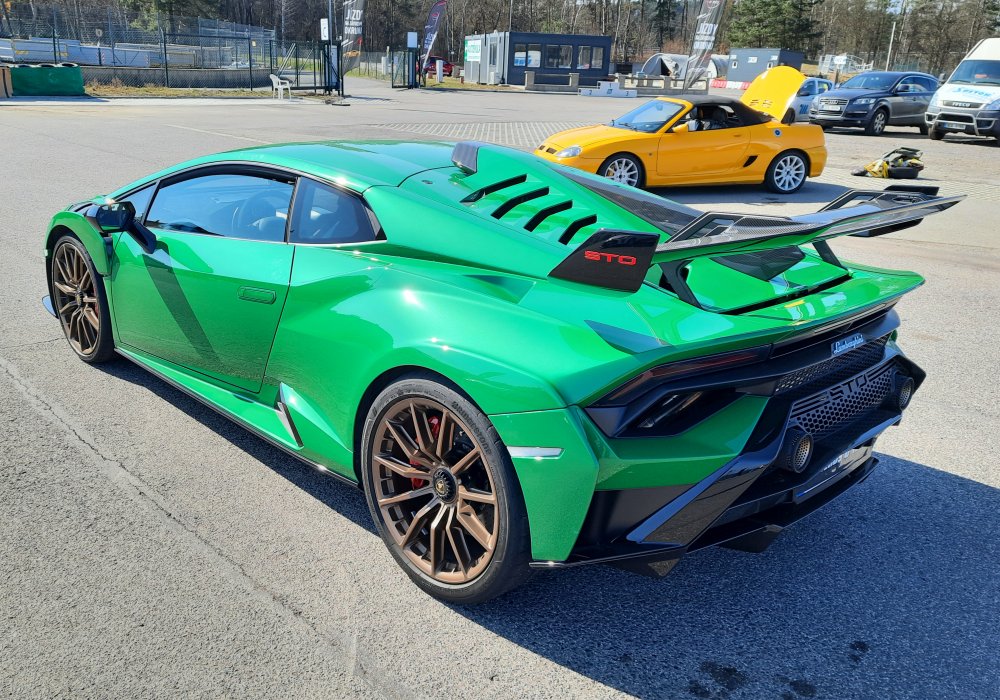Lamborghini Huracan STO