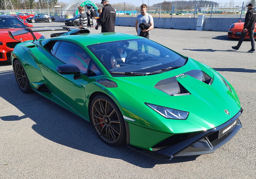 Lamborghini Huracan STO