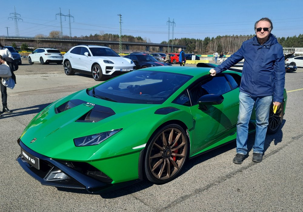 Lamborghini Huracan STO