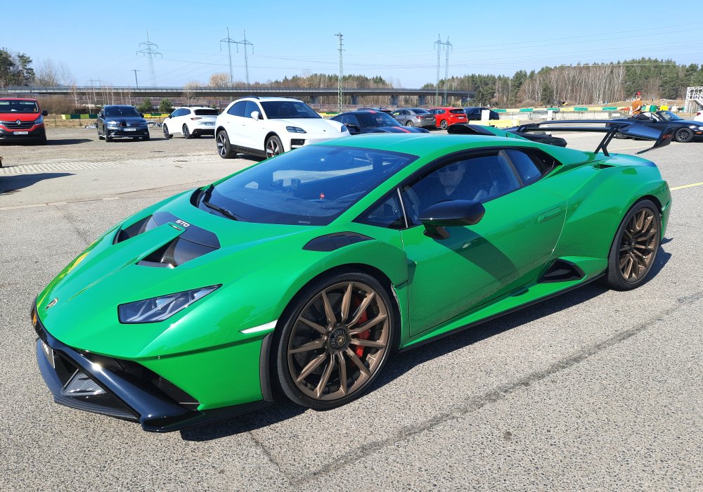 Lamborghini Huracan STO