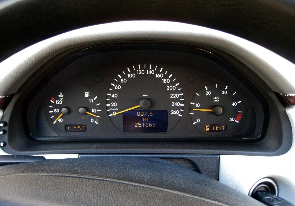 Mercedes-Benz E 320 CDI, 2001
