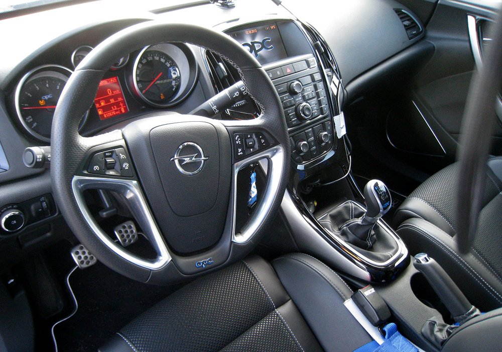 Opel Astra OPC EasyDrift, 2012