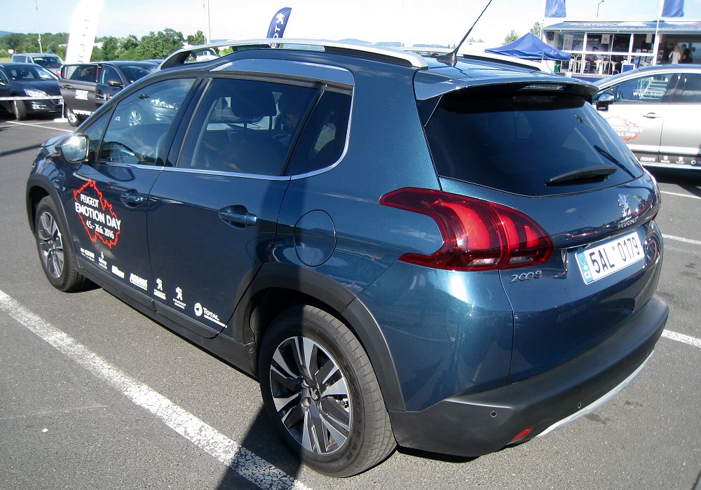 Peugeot 2008 1.2 PureTech 110, 2016