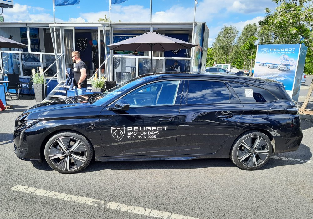 Peugeot 308 SW GT Plug-in Hybrid 225 EAT8, 2024