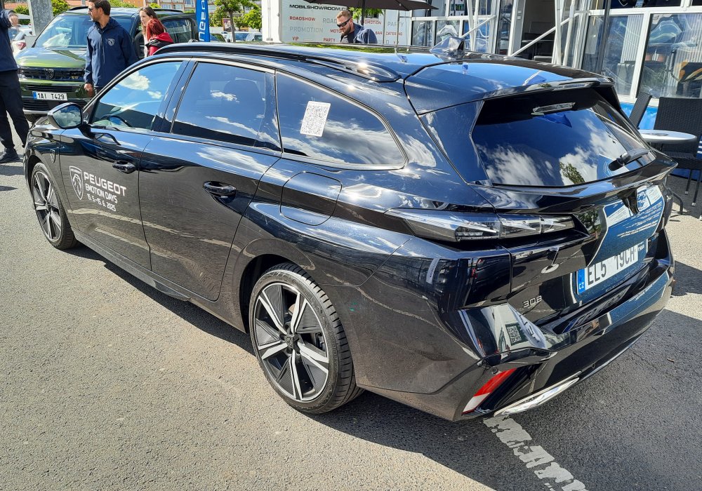 Peugeot 308 SW GT Plug-in Hybrid 225 EAT8, 2024