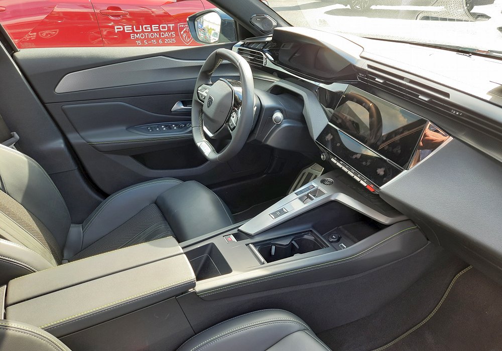 Peugeot 308 SW GT Plug-in Hybrid 225 EAT8, 2024