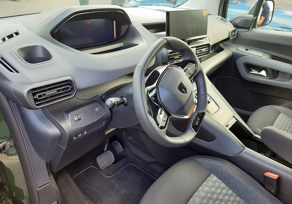 Peugeot Rifter Long 1.5 BlueHDi 130 EAT8 GT, 2025