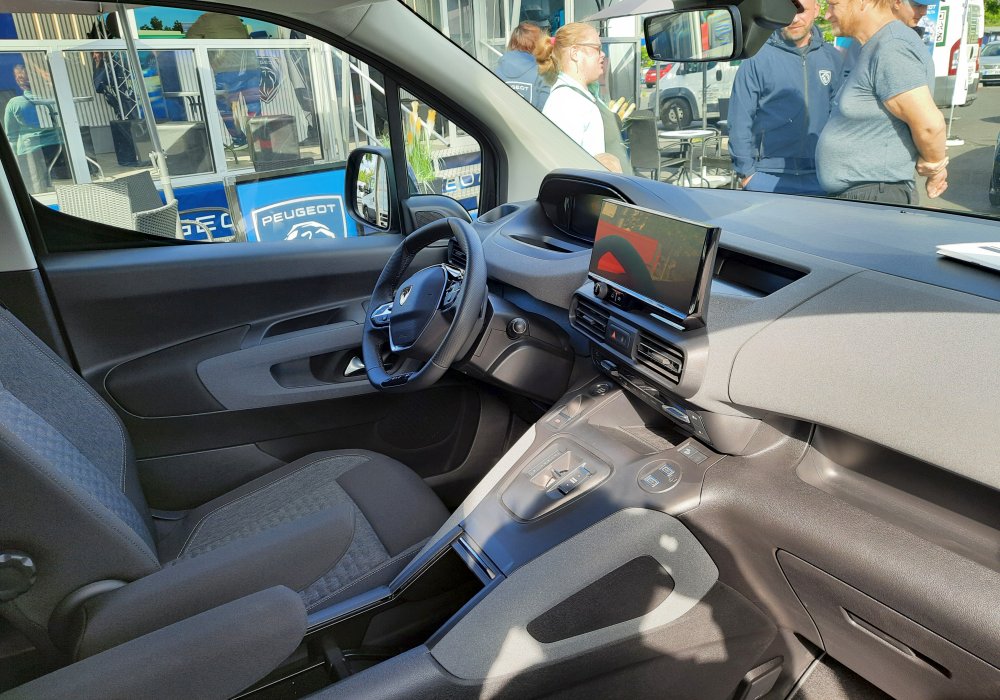 Peugeot Rifter Long 1.5 BlueHDi 130 EAT8 GT, 2025