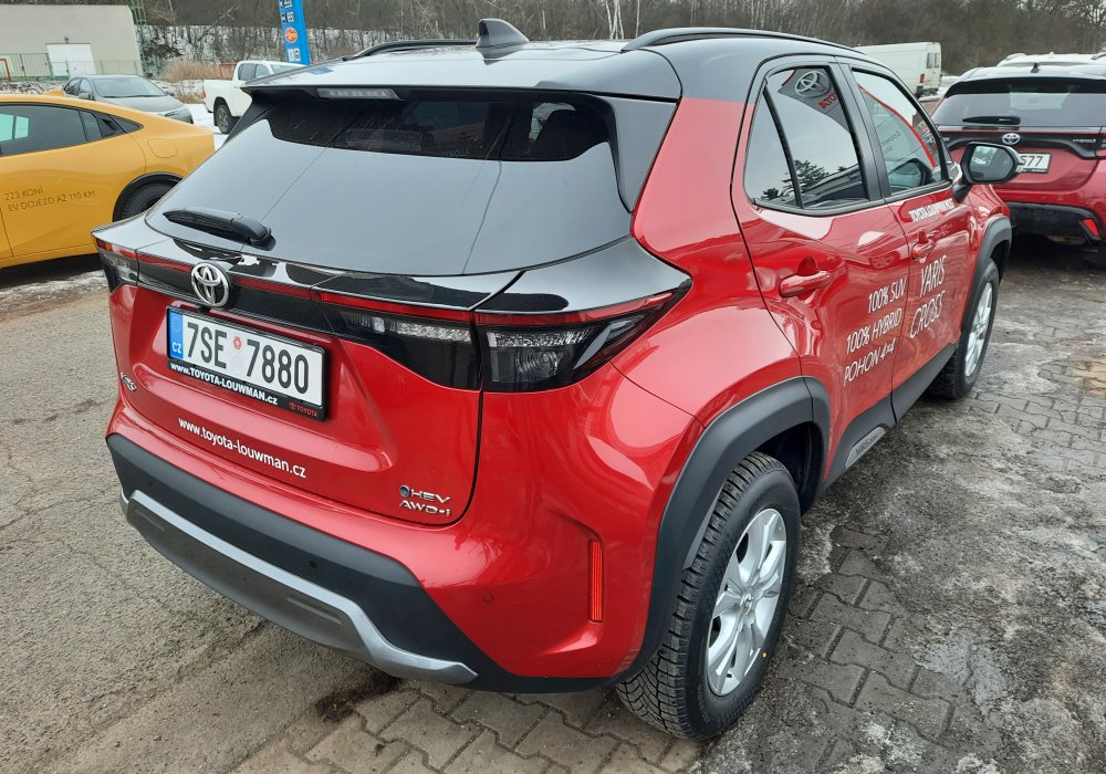 Toyota Yaris Cross 1.5 Hybrid 130 AWD-i Executive, 2025